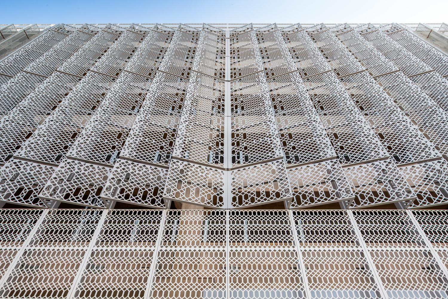 Aluminium, architectural photography by Theo Tzia