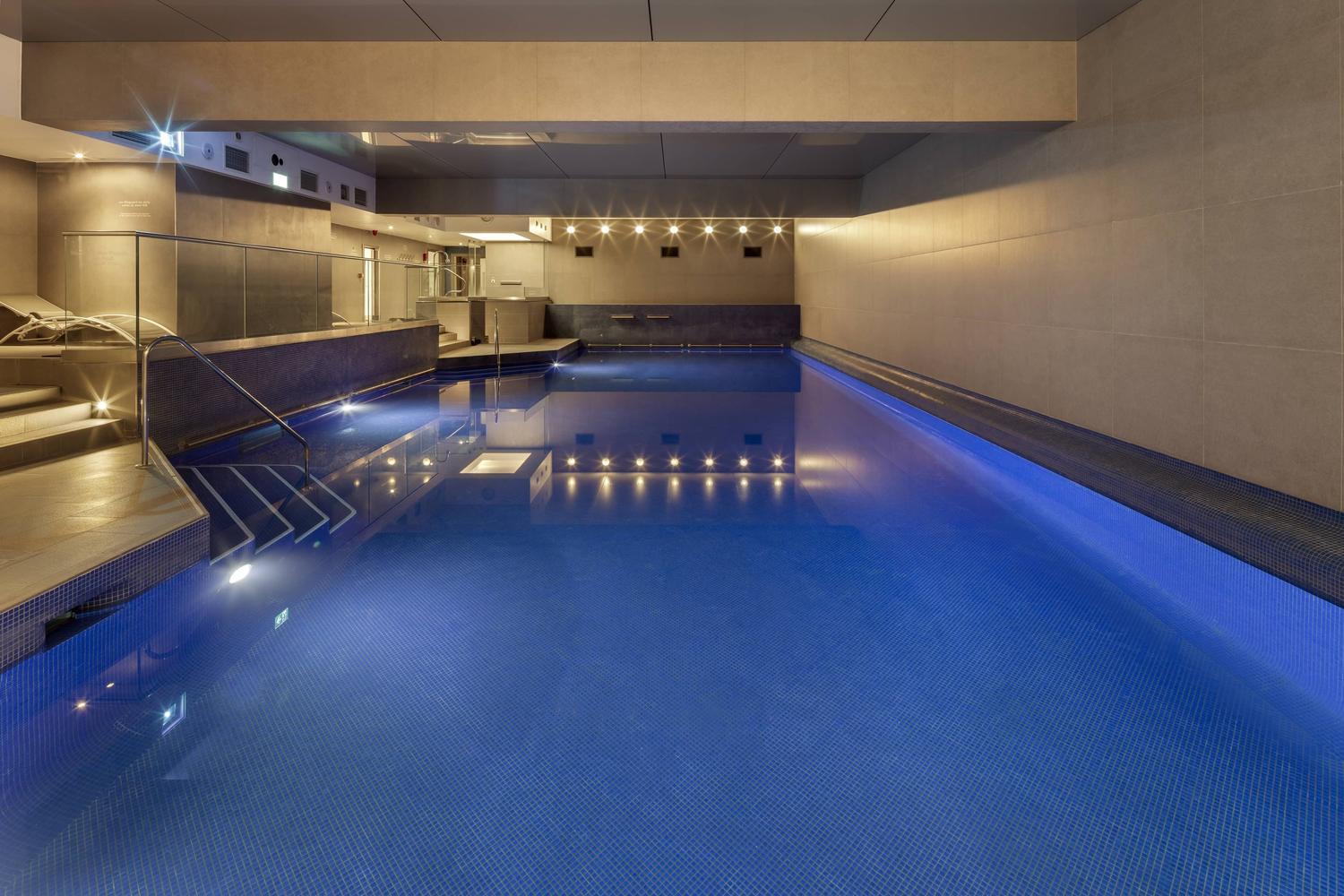 Fitness, architectural photography by Theo Tzia