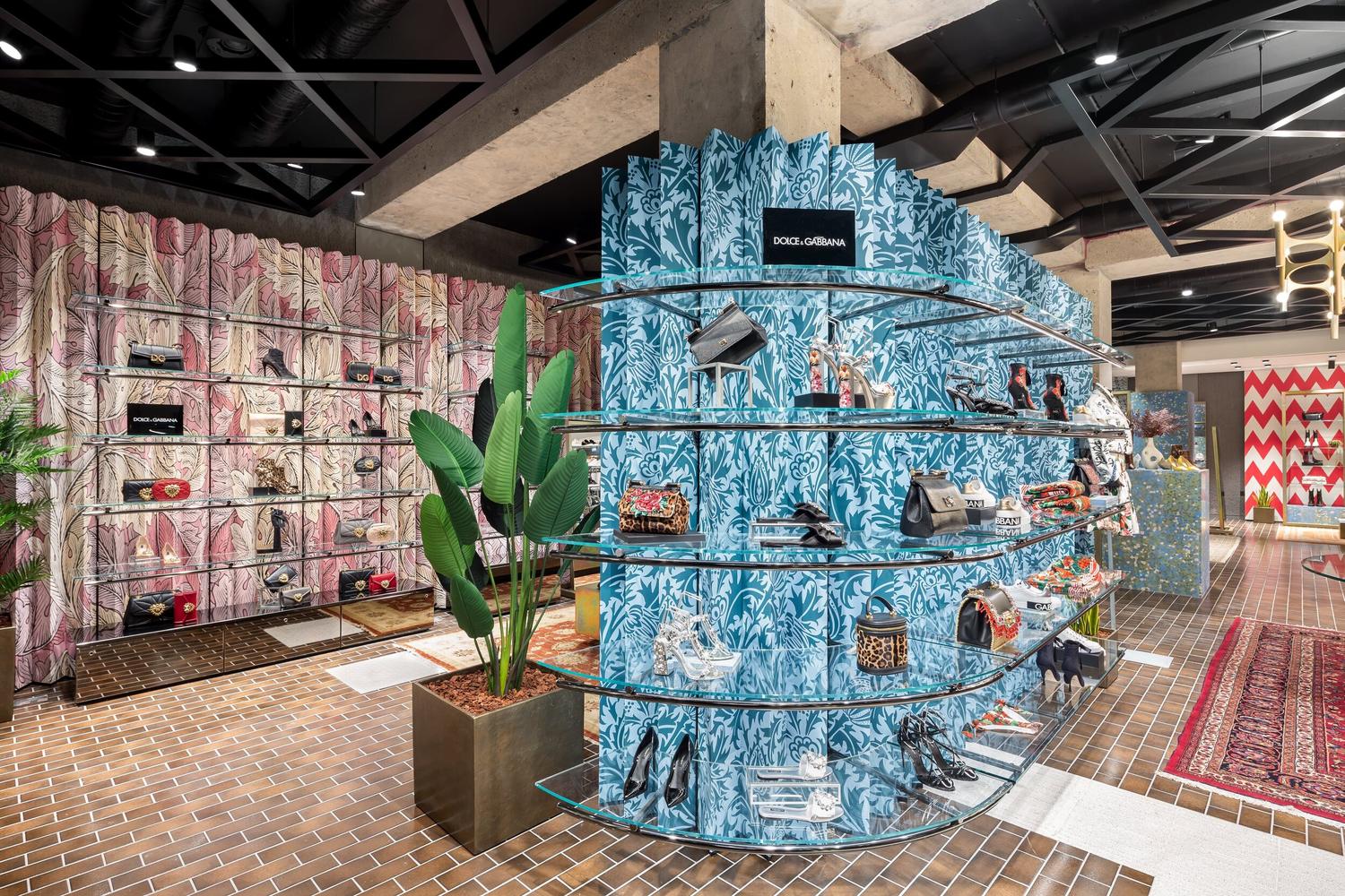 Retail, architectural photography by Theo Tzia